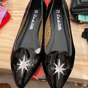 T.U.K. Black Starburst Pointed Flat - BRAND NEW